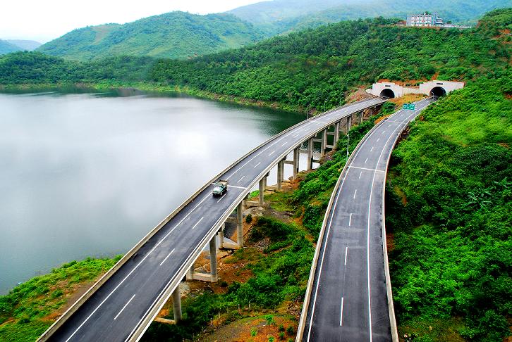 羅村口至富寧高速公路