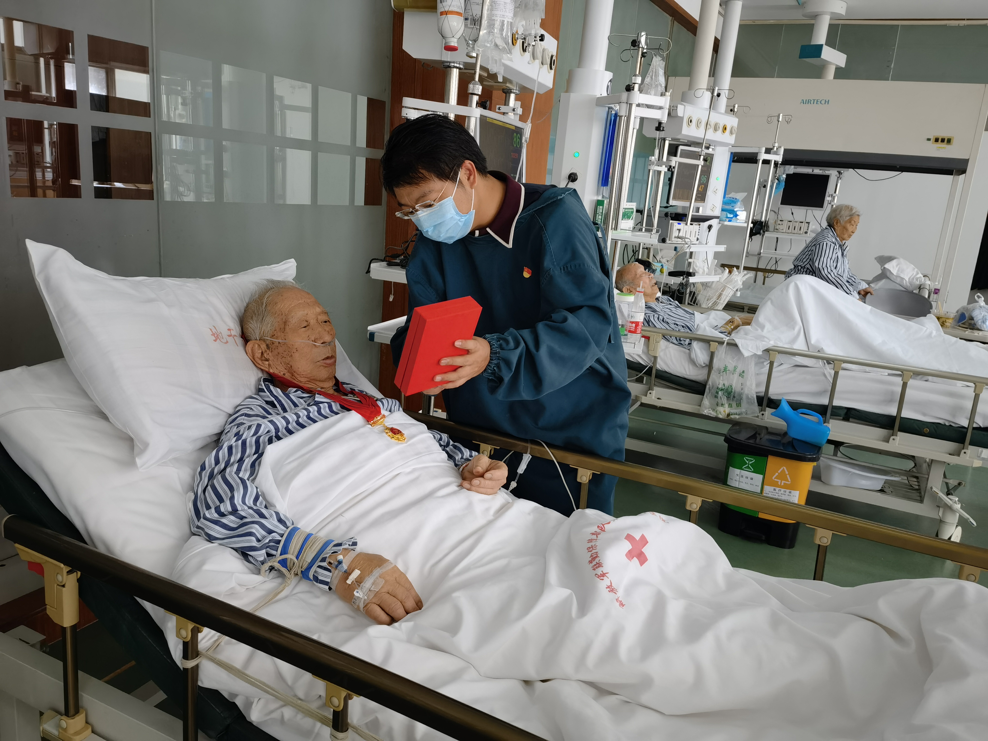 【我為群眾辦實事】公司領導“七一”前走訪慰問老黨員及困難黨員