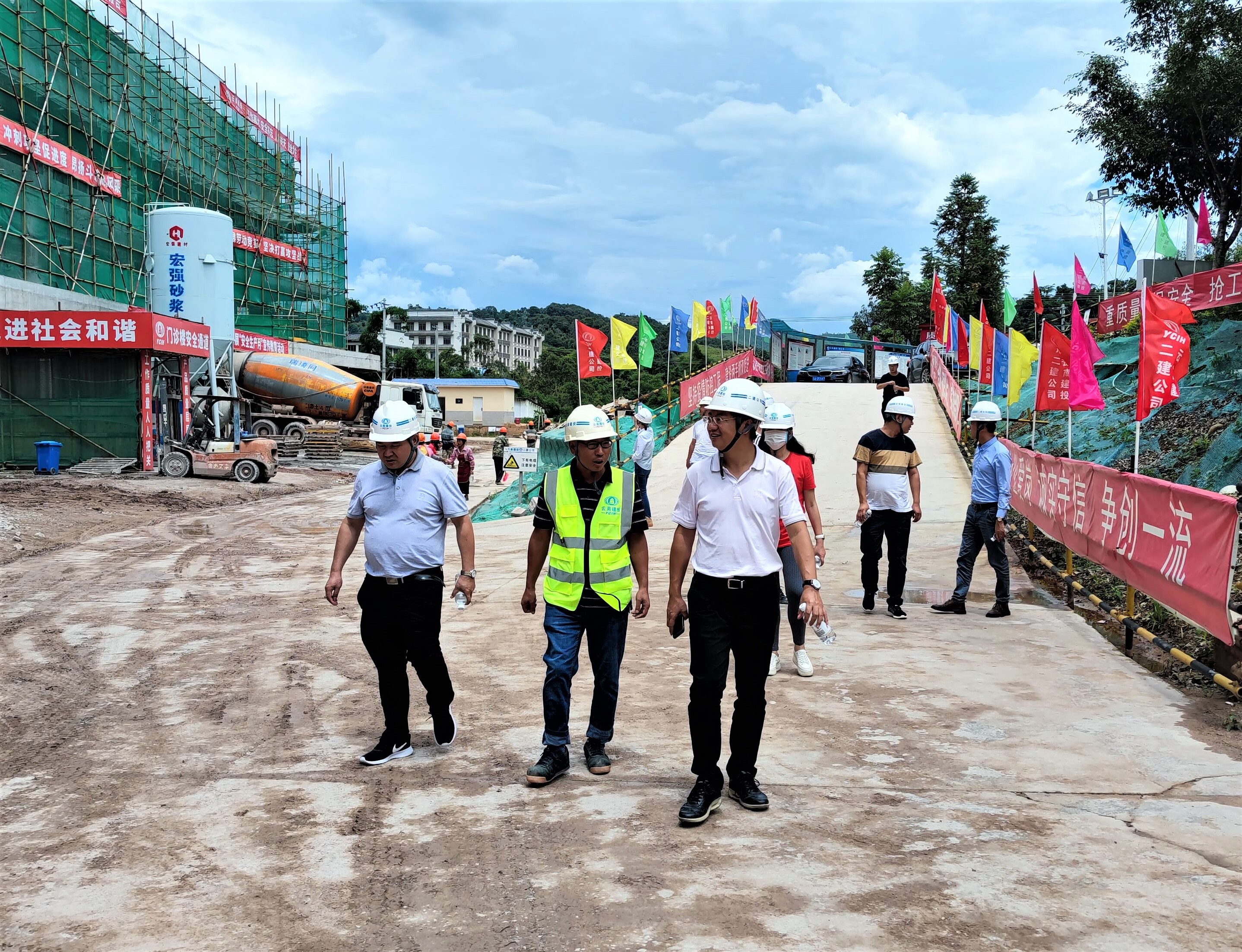 【我為群眾辦實事】萬向遵一行調(diào)研普洱市傳染病醫(yī)院建設(shè)項目