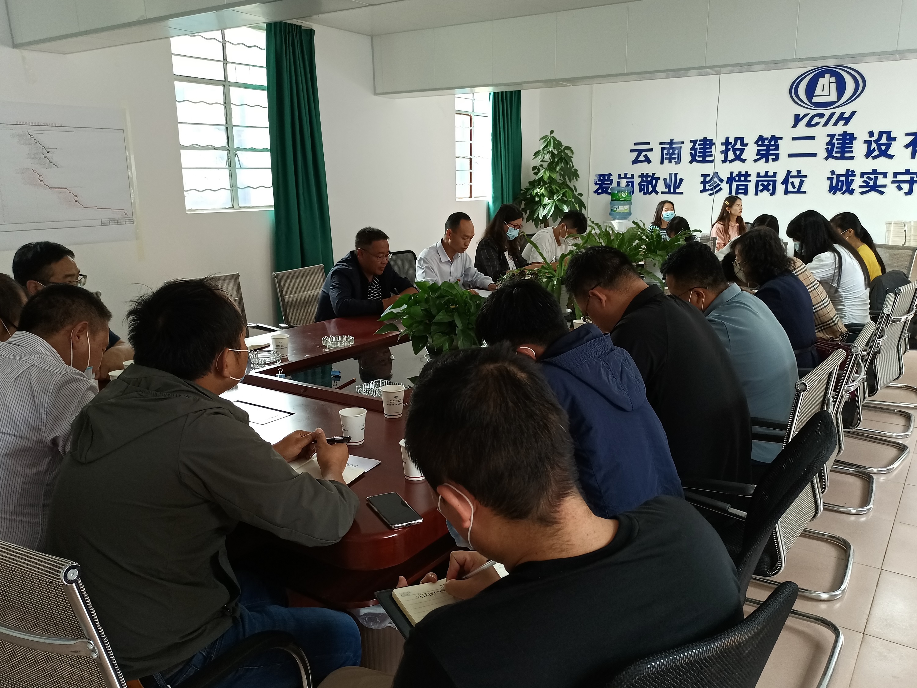 【黨課開講啦】董學友在國博項目部講黨課